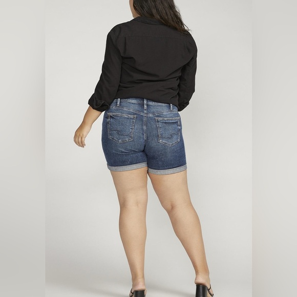 NWT Women's Plus Size Silver Boyfriend Mid Rise Short plus size 18 - Picture 2 of 8